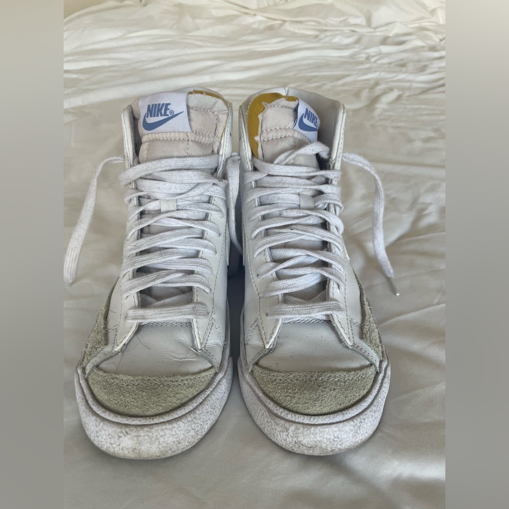 Nike Blazer Mid '77 Sneaker size 7 women’s